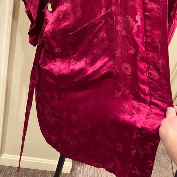 Vtg 80s? Silk red robe, Sz L - Picture 3 of 5
